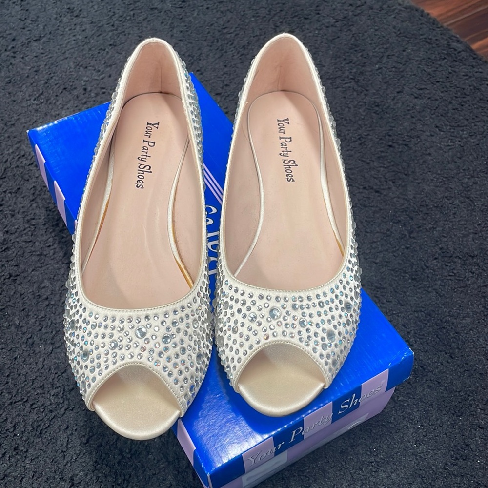 Ivory sparkly flat